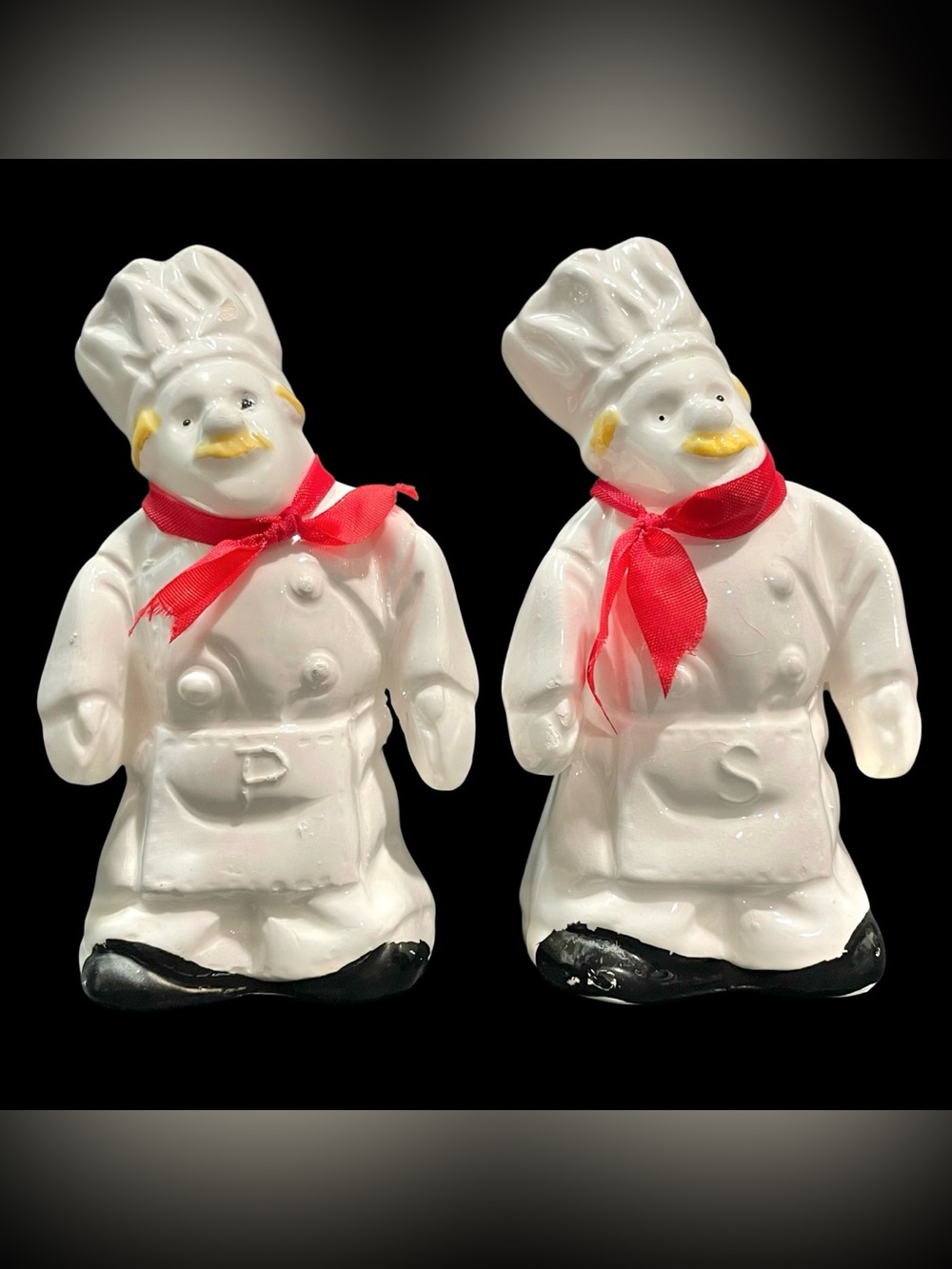 Vintage 1990s Le Chef Ceramic Salt and Pepper Set Shakers Made in Taiwan